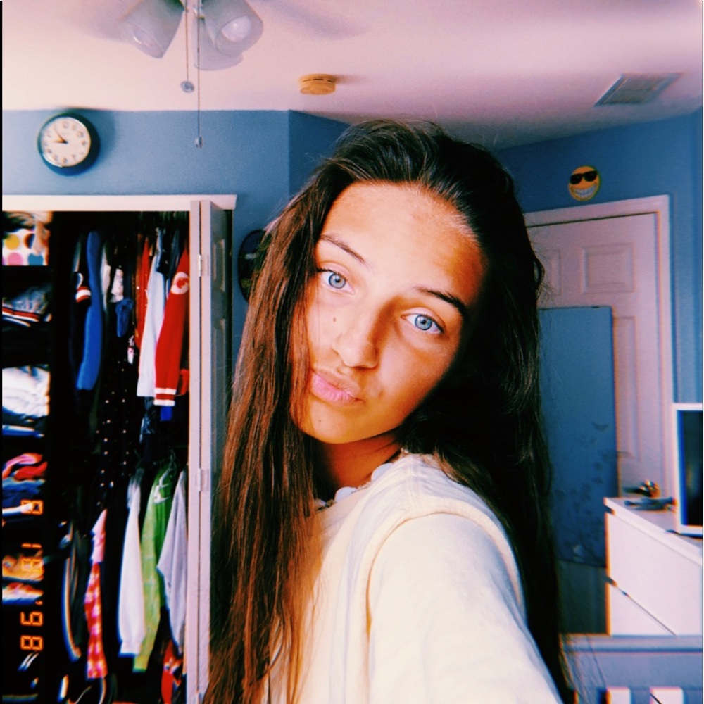 Meet your Posher, Lara